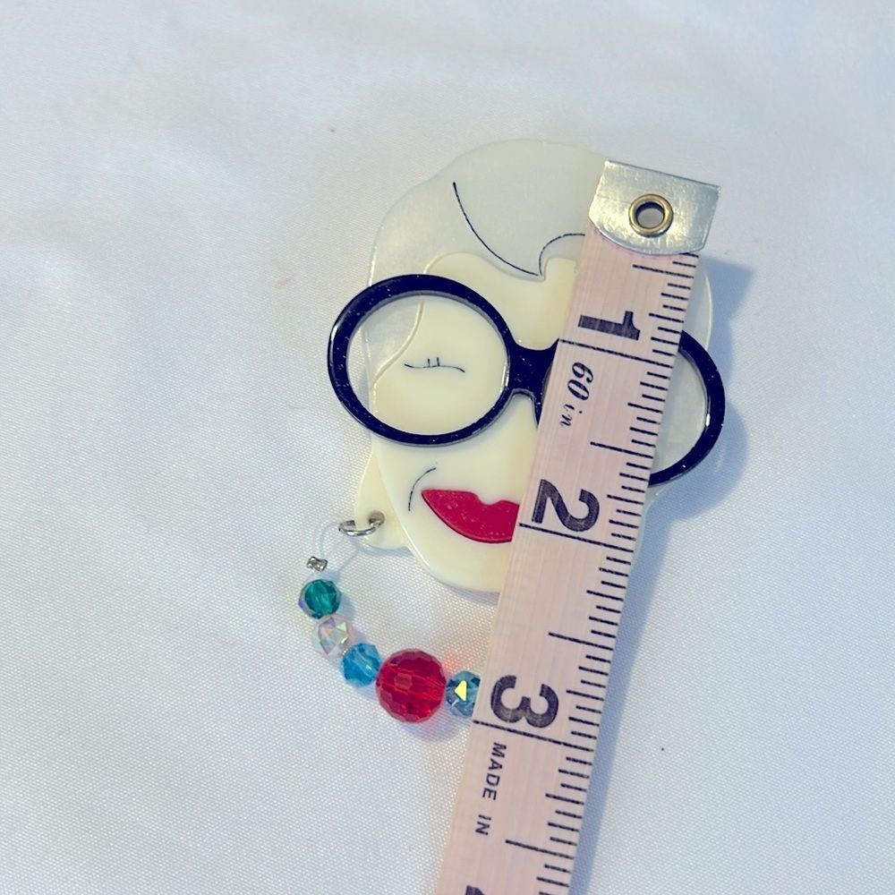 Iris Apfel Acrylic Brooch - Picture 4 of 5